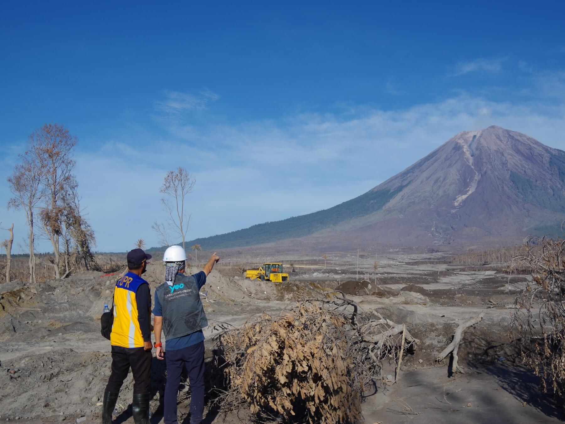 インドネシアの火山の緊急調査